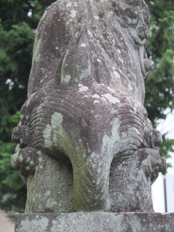 甲斐市・八幡神社の甲斐風狛犬