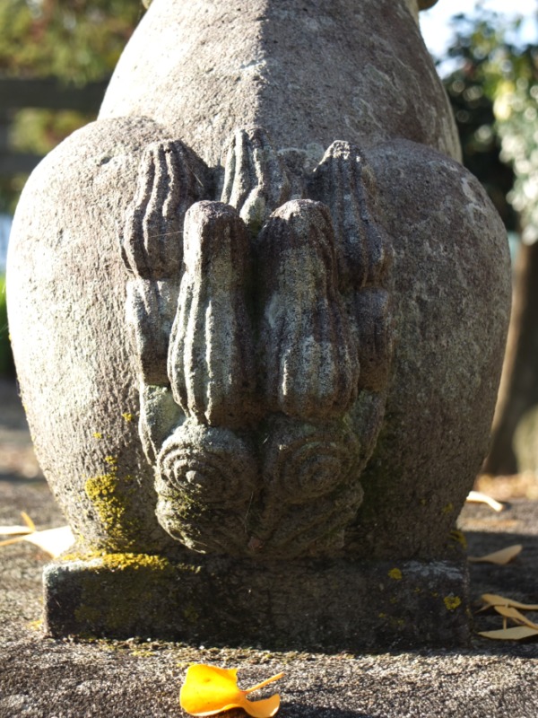 昭和町・日吉神社の食いしばり狛犬