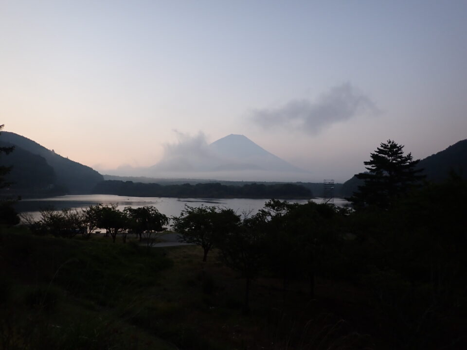 精進湖