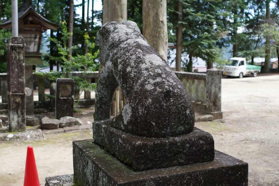 長野県飯田市 七久里神社の狛犬