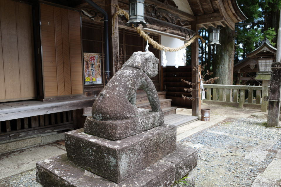 長野県飯田市 七久里神社の狛犬