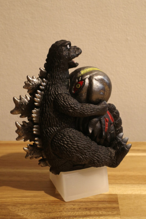 ゴジラ ヘドラ フィギュア